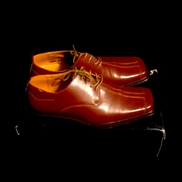 Shoes - Picture 1 of 3